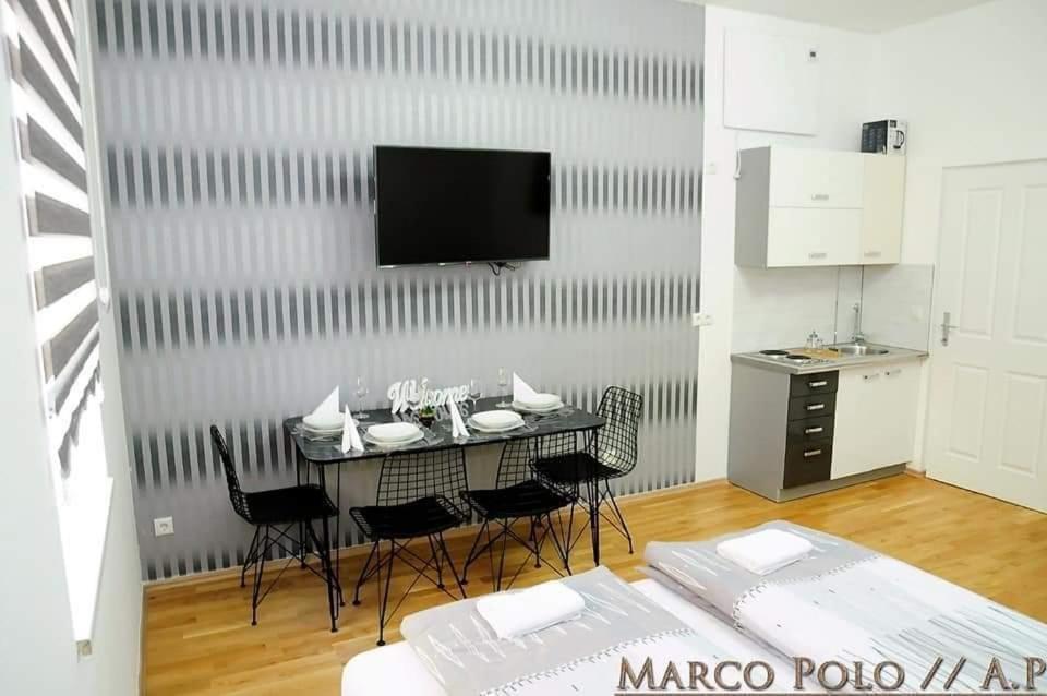 Markopolo * Viena